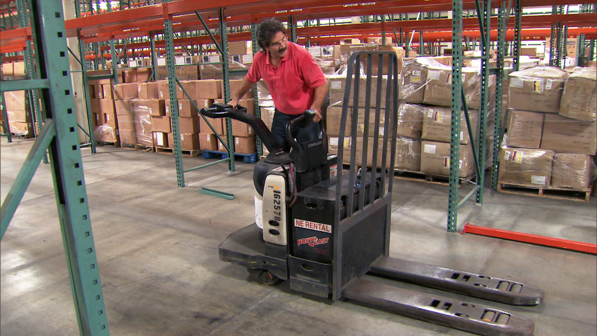 Watch Undercover Boss Season 6 Episode 8 Forman Mills Full show on CBS