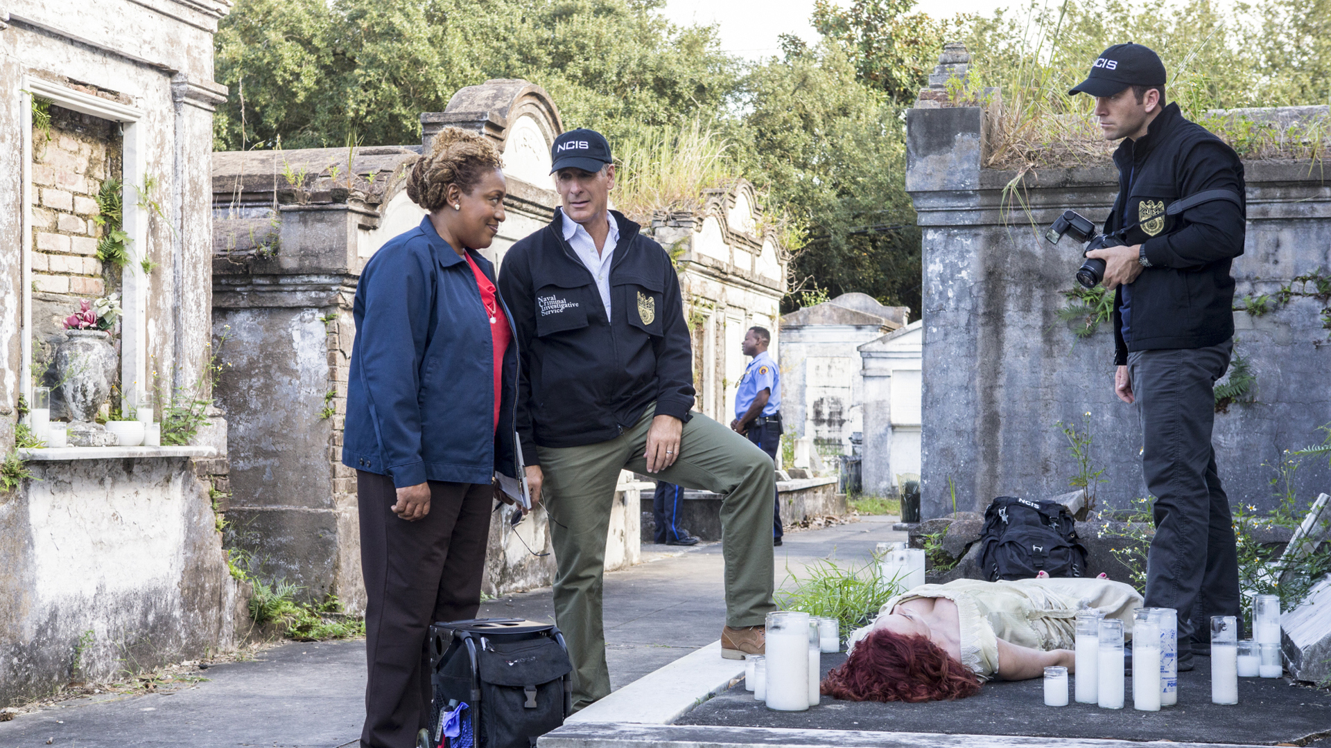 Watch NCIS: New Orleans Season 1 Episode 6: Master of Horror - Full