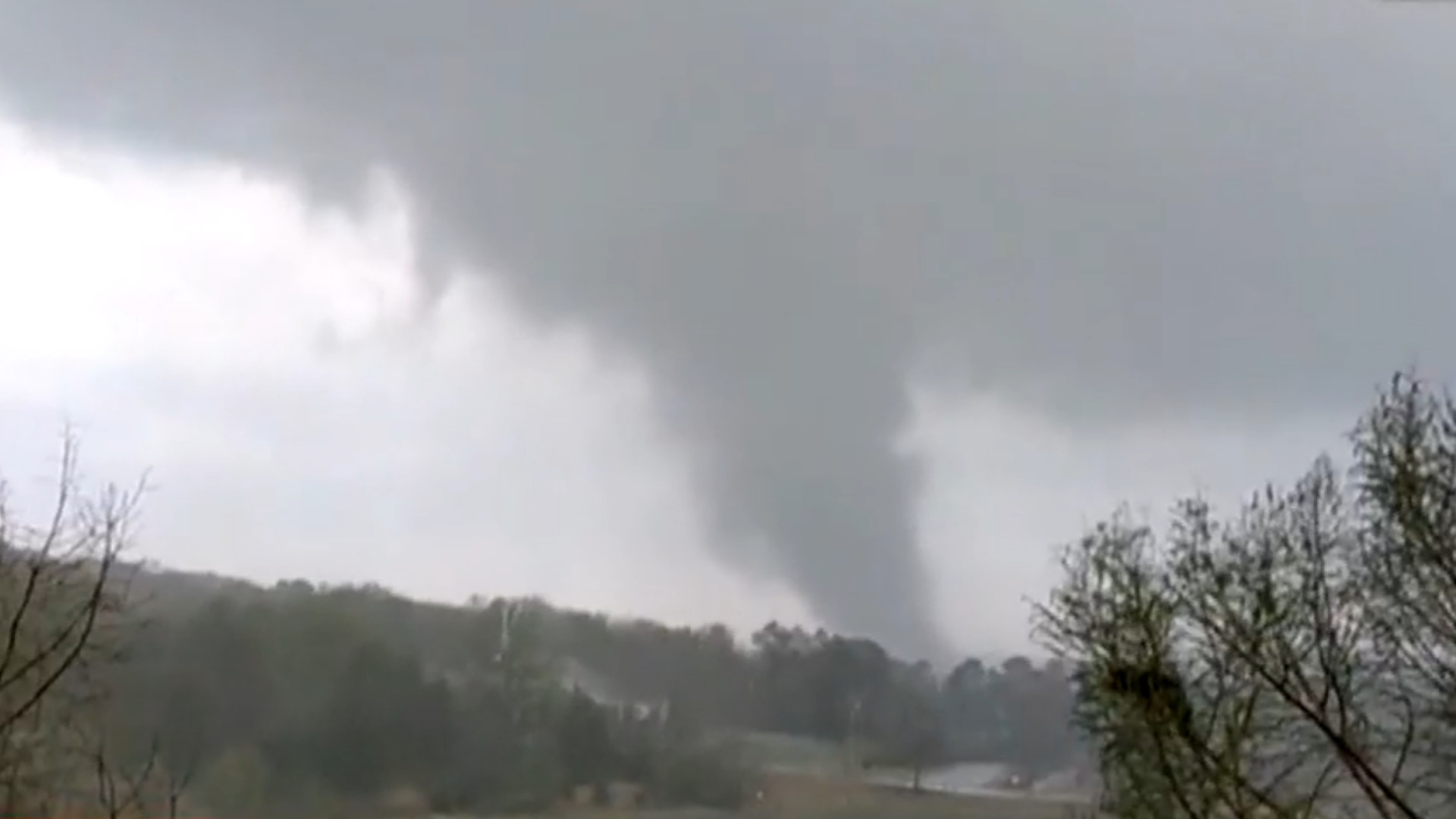 Watch CBS Evening News Tornado causes major damage in Arkansas Full