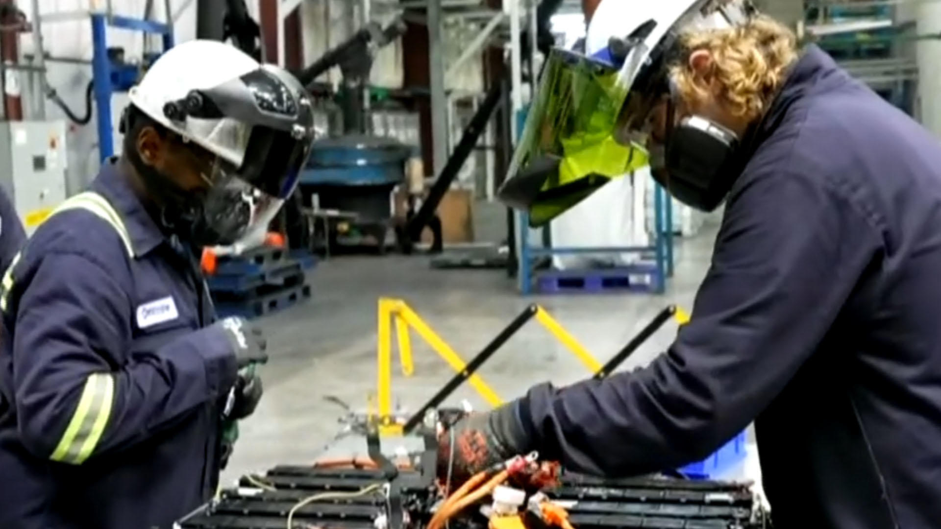 Watch CBS Evening News EV battery boom brings jobs to "battery belt