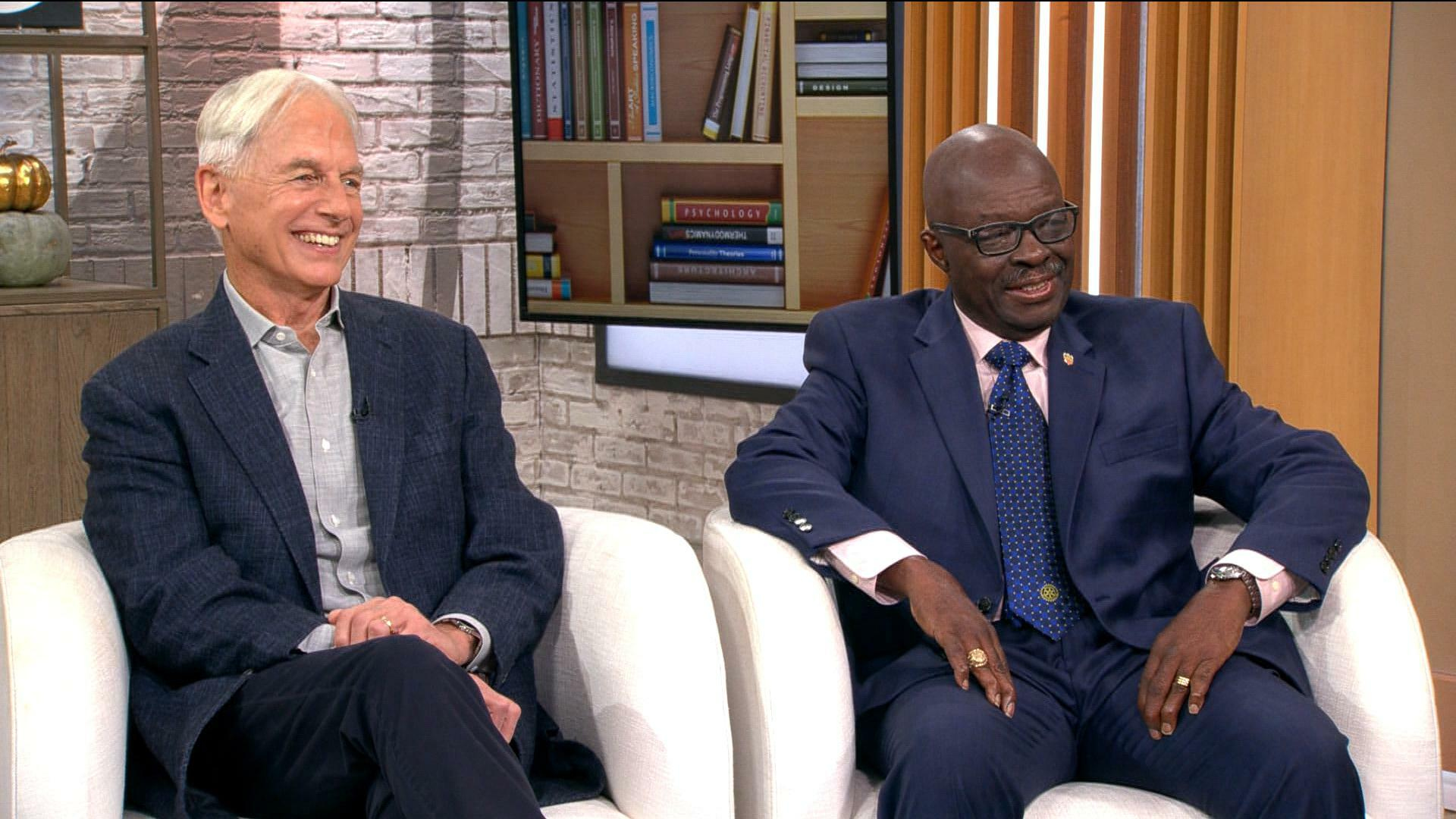 Watch CBS Mornings Mark Harmon, Leon Carroll Jr. talk new book Full