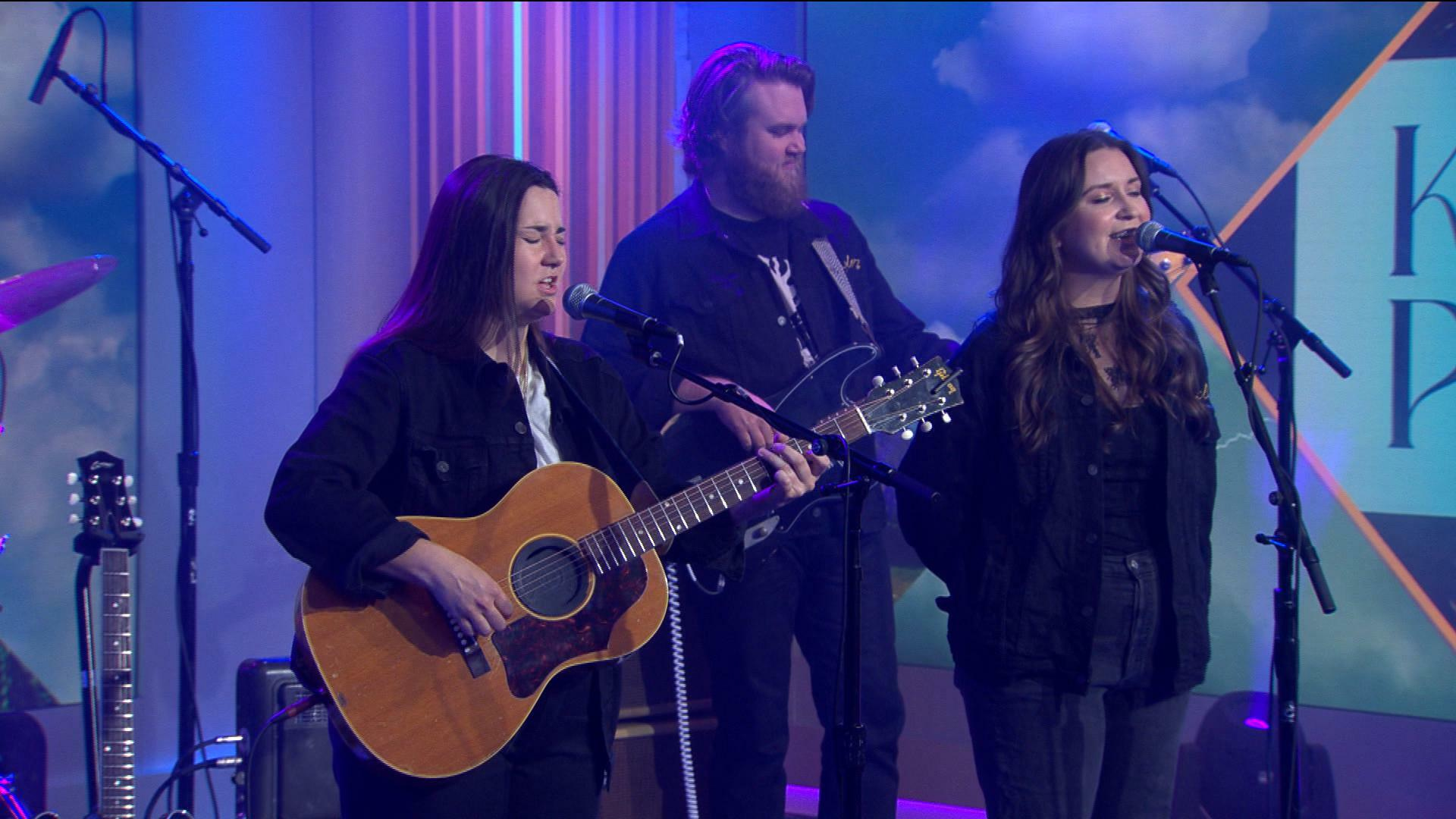 Watch CBS Saturday Morning Katie Pruitt performs "Worst Case Scenario
