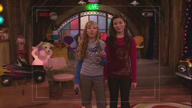 Watch iCarly Season 1 Episode 10: iWant a World Record - Full show on