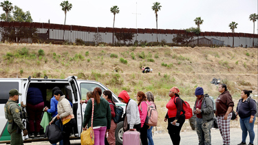 Watch CBS News Prime Time with John Dickerson: Why illegal border ...