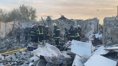 Watch CBS Mornings Ukraine village Russian strike kills dozens - Paramount+
