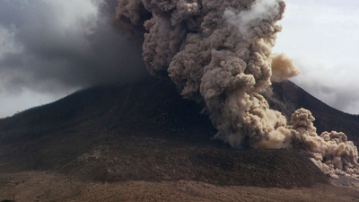 Volcanic Odysseys : In the Path of a Volcano'