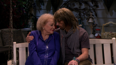 Hot in Cleveland : Elka Takes a Lover'