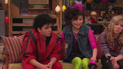 iCarly : Eu acredito em pé grande'