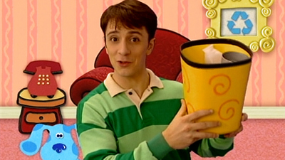 Blue's Clues : What Does Blue Want To Make Out of Recycled Things?'