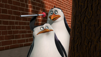 Los Pingüinos de Madagascar : Invasión / La otra nutria'