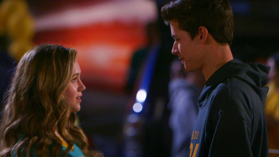 Bella y Los Bulldogs : Feria de estacionamiento'