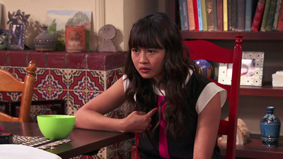 Bella y Los Bulldogs : ¿Quién mató al Festival Texano?'