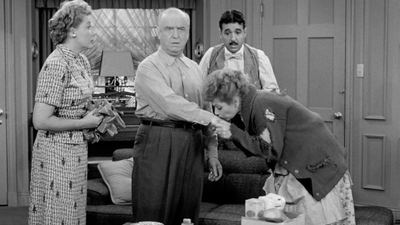 I Love Lucy : Tennessee Ernie Hangs On'