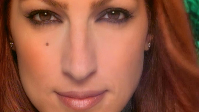 Behind the Music (2021) : Gloria Estefan'