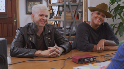 ¿Por qué me escondes? : Mia & Kayla'