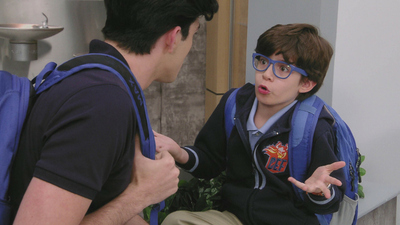 Vikki RPM : Tan lejos pero... tan cerca'