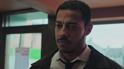 The Woman in the Wall : Mostra te stesso'