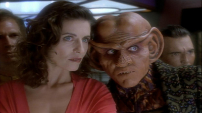 Star Trek: Deep Space Nine : Menos Q'