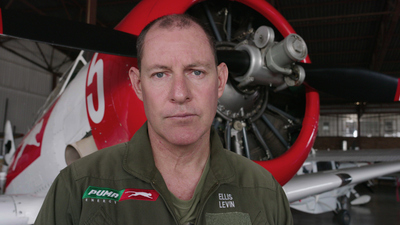 Extreme Airport Africa : Lions Above and Below'