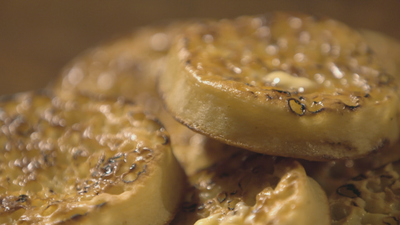 Inside the Factory : Crumpets'