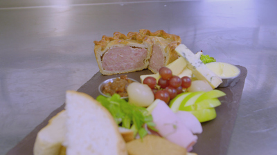 Inside the Factory : Pork Pies'