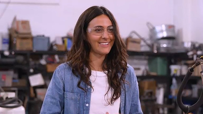 Mission Unstoppable with Miranda Cosgrove - Blacksmithing, Bone Histology, and Better Diagnostics