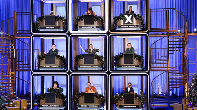 Hollywood Squares (2025) : Hand this Man a Candy Cane'