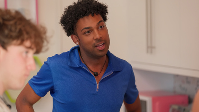 Canada Shore : It's Giving Guy's Girl'