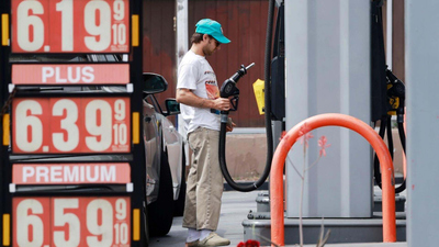 CBS Mornings : Average price of gas hits $4 per gallon'