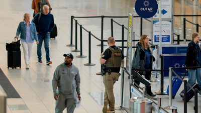 CBS Mornings : TSA lines shorten as workers get back pay'