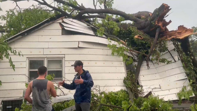CBS Mornings : Cluster of tornadoes rip through Illinois'