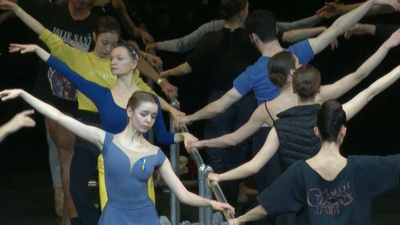 CBS Saturday Morning : Ukrainian ballerinas aim to defend culture'