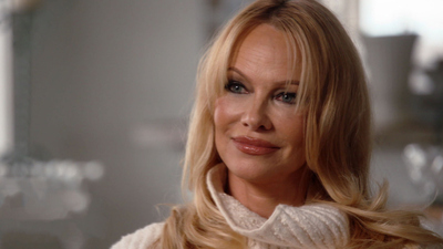 Here Comes the Sun : Here Comes the Sun: Pamela Anderson and more'