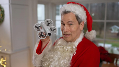 Sunday Morning : 2025 holiday gift ideas from Techno Claus'