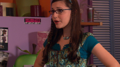 Watch Zoey 101 Season 3 Episode 13: Zoey 101 - Michael Loves Lisa ...