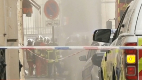 Watch CBS Evening News Season Episode : Dozens hurt in Paris building