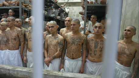 Watch CBS Evening News: Inside El Salvador's notorious CECOT mega
