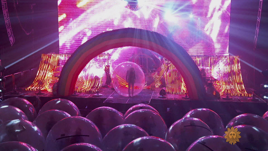the flaming lips bubble concert