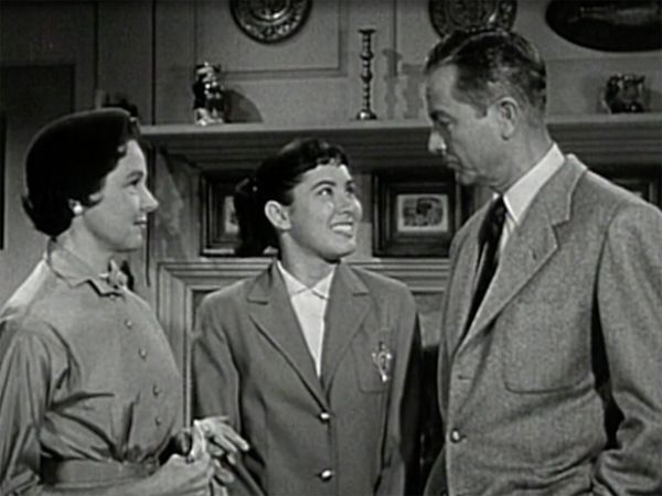 Father Knows Best - Betty Goes To College