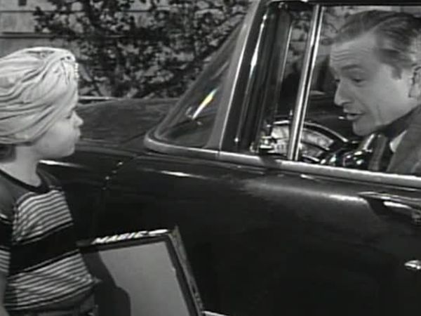 Father Knows Best - Kathy Makes Magic