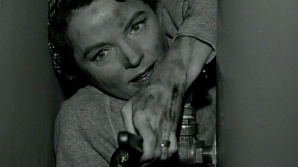 Father Knows Best - An Extraordinary Woman