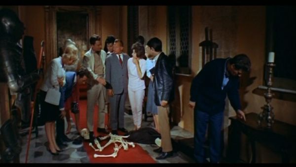 RiffTrax - Bloody Pit of Horror