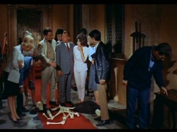 RiffTrax - Bloody Pit of Horror