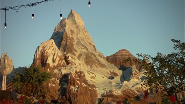Disney Parks: The Secrets, Stories, and Magic Behind the Scenes - Ultimate Walt Disney World