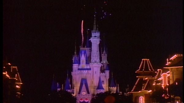 Disney Parks: The Secrets, Stories, and Magic Behind the Scenes - Walt Disney World Resort: Behind the Scenes