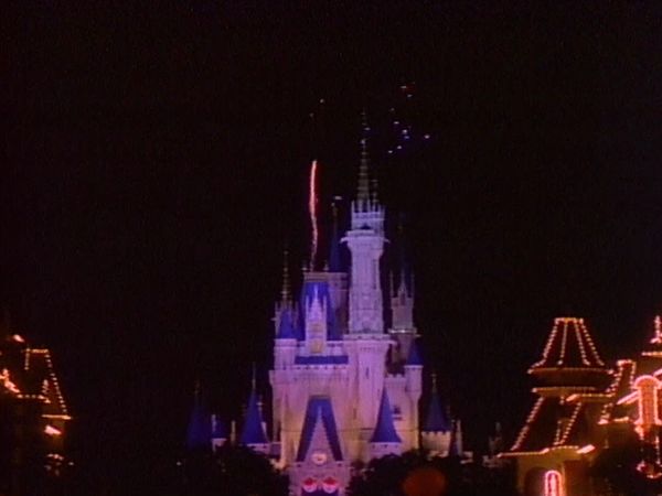 Disney Parks: The Secrets, Stories, and Magic Behind the Scenes - Walt Disney World Resort: Behind the Scenes