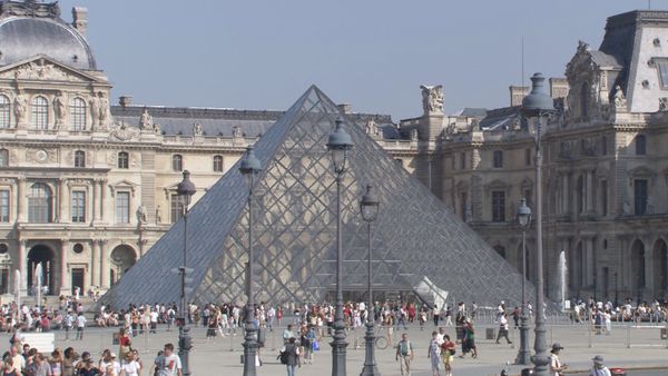 Laura McKenzie's Traveler - Paris, France