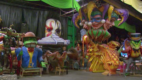 Laura McKenzie's Traveler - Christmas in New Orelans, Louisiana