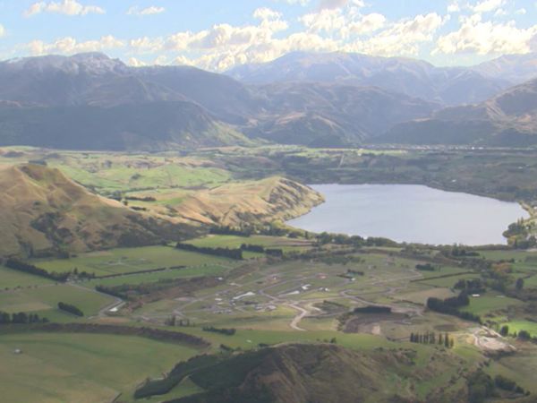 Laura McKenzie's Traveler - New Zealand - Kiwi Spirit