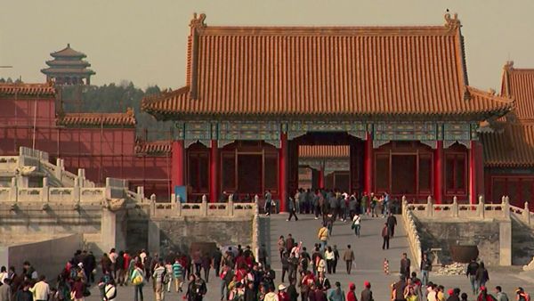 Laura McKenzie's Traveler - Legendary Cities of Asia